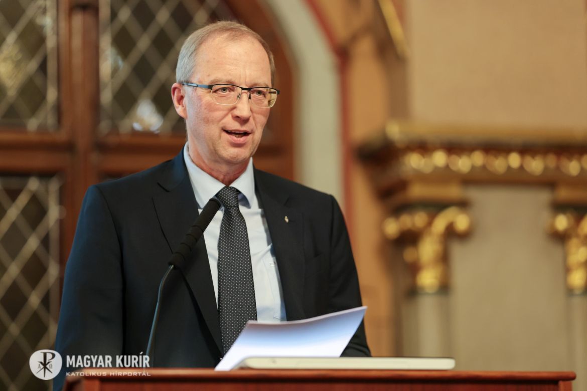 molnar antal szia szekfoglalo 5