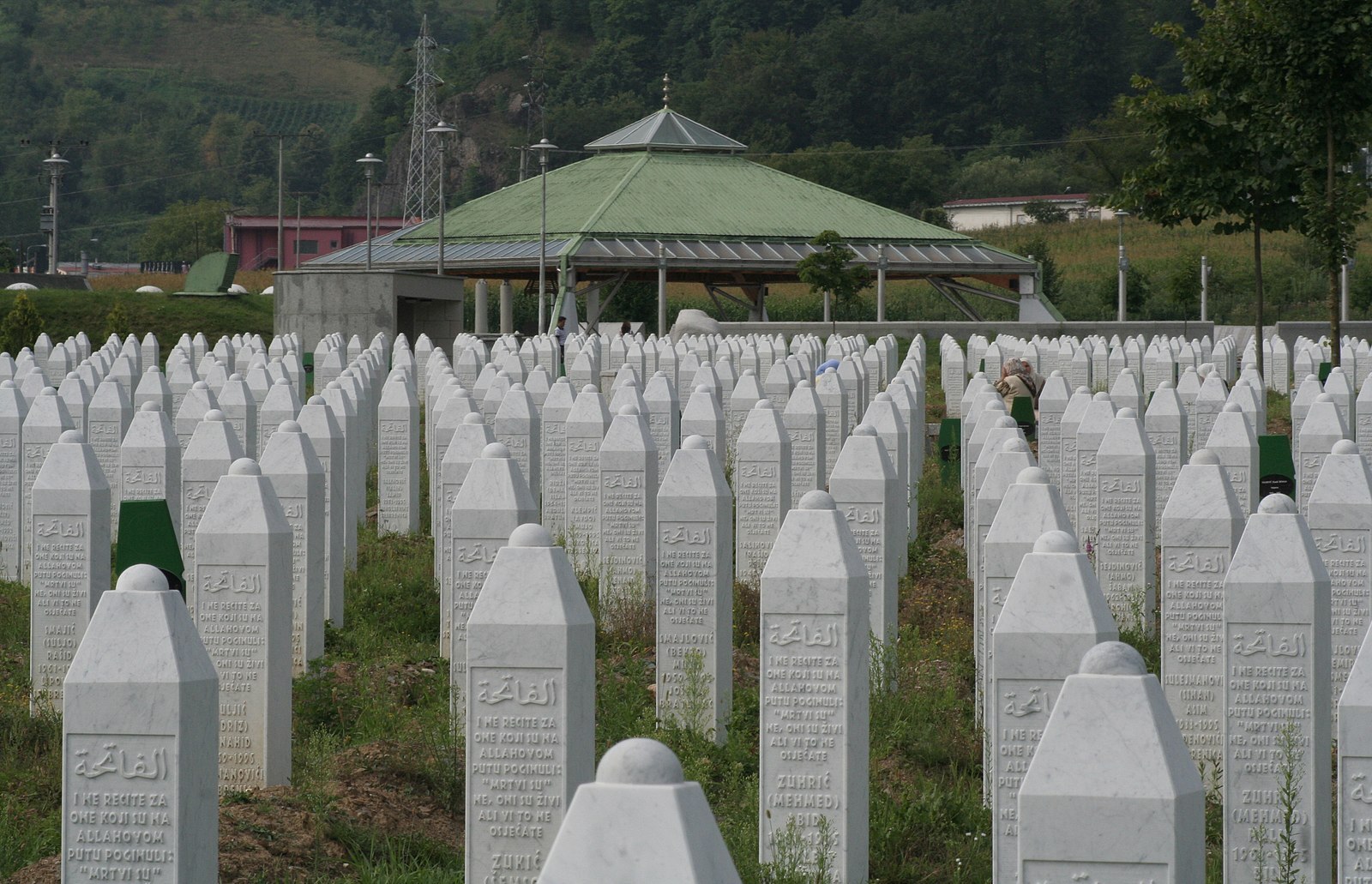 Dayton30 Srebrenica Potocari Emlekkozpont a srebrenicai nepirtas aldozatainak emlekere wikimedia