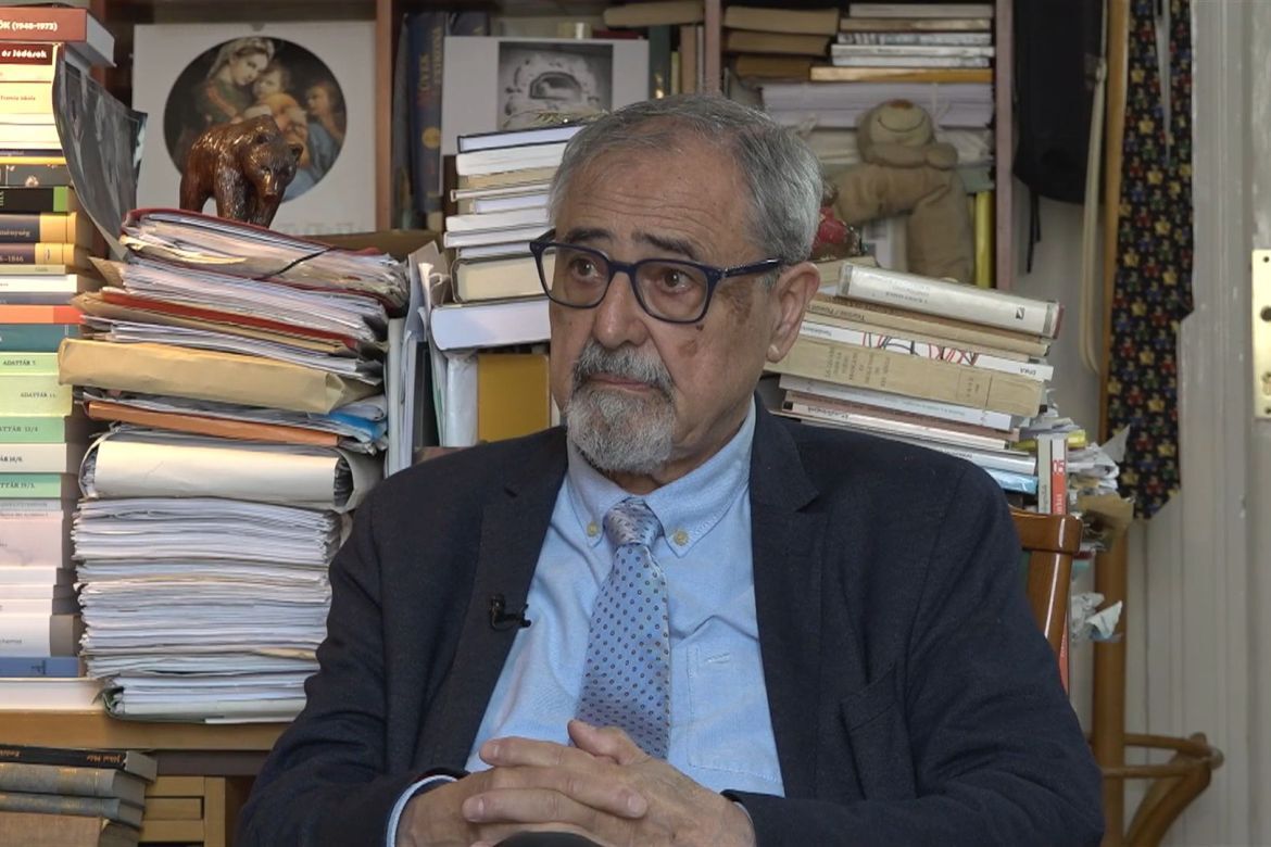 Hivatása: Kutató – Szörényi László