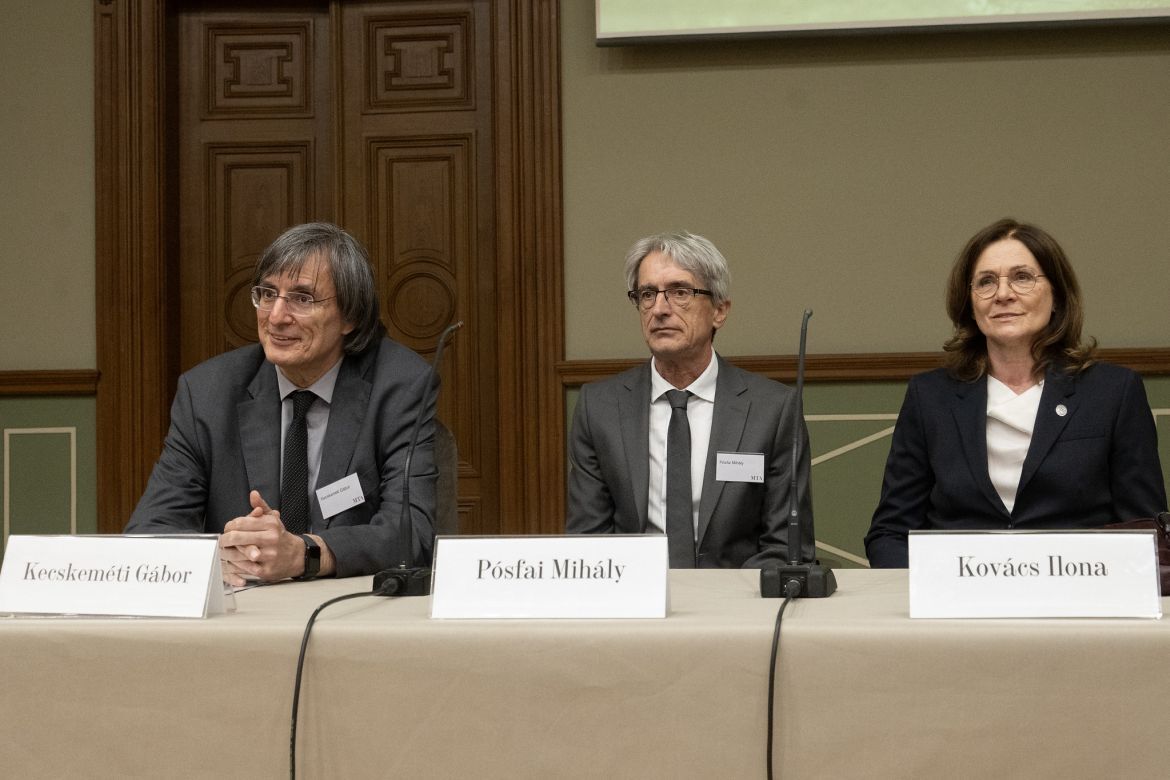 Tisztújítás a Magyar Tudományos Akadémia 200. közgyűlésén