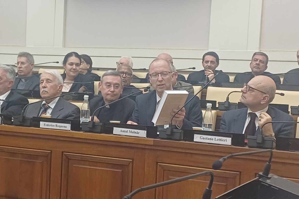 Molnár Antal kötetének bemutatója a Vatikánban