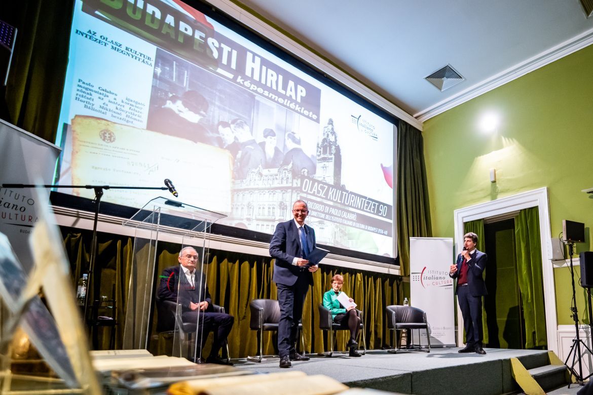 Molnár Antal az Olasz Kultúrintézet jubileumi rendezvényéről szóló nemzetközi beszámolóban