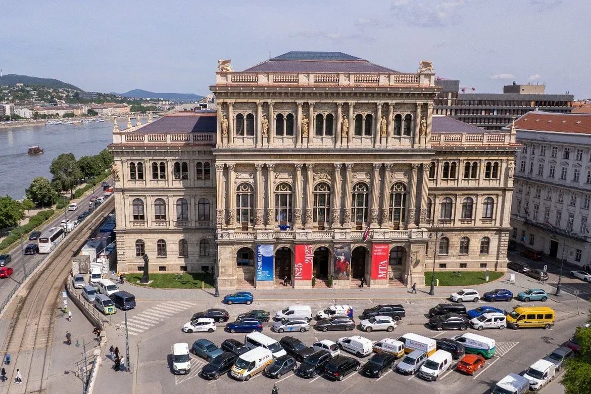 Mihalik Béla és Molnár Antal véleménycikke a Telexen