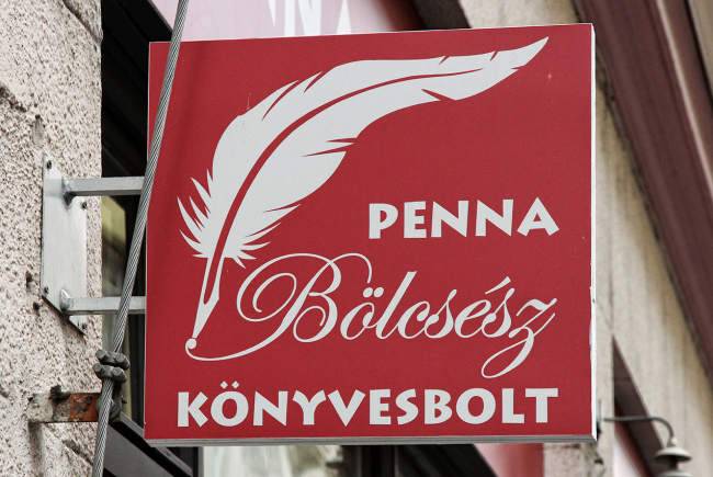 Az Irodalmi Jelen a Penna Bölcsész Könyvesboltról
