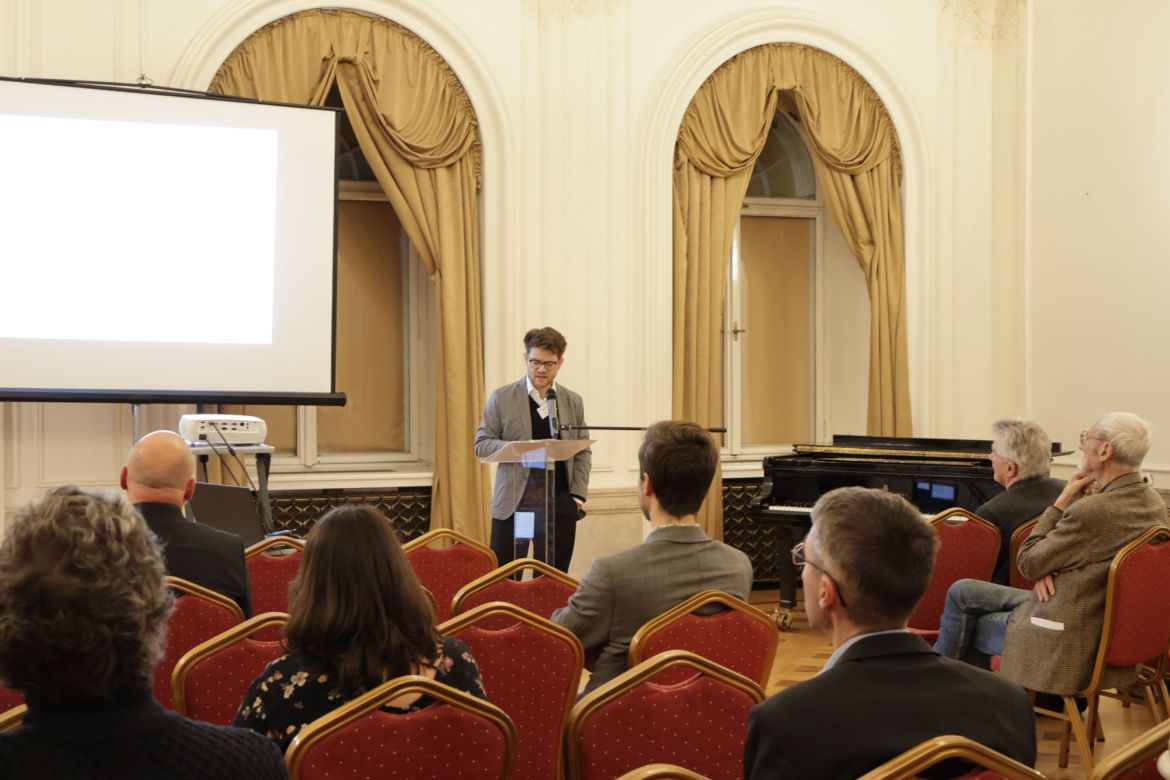 authenticity2025-08_0068