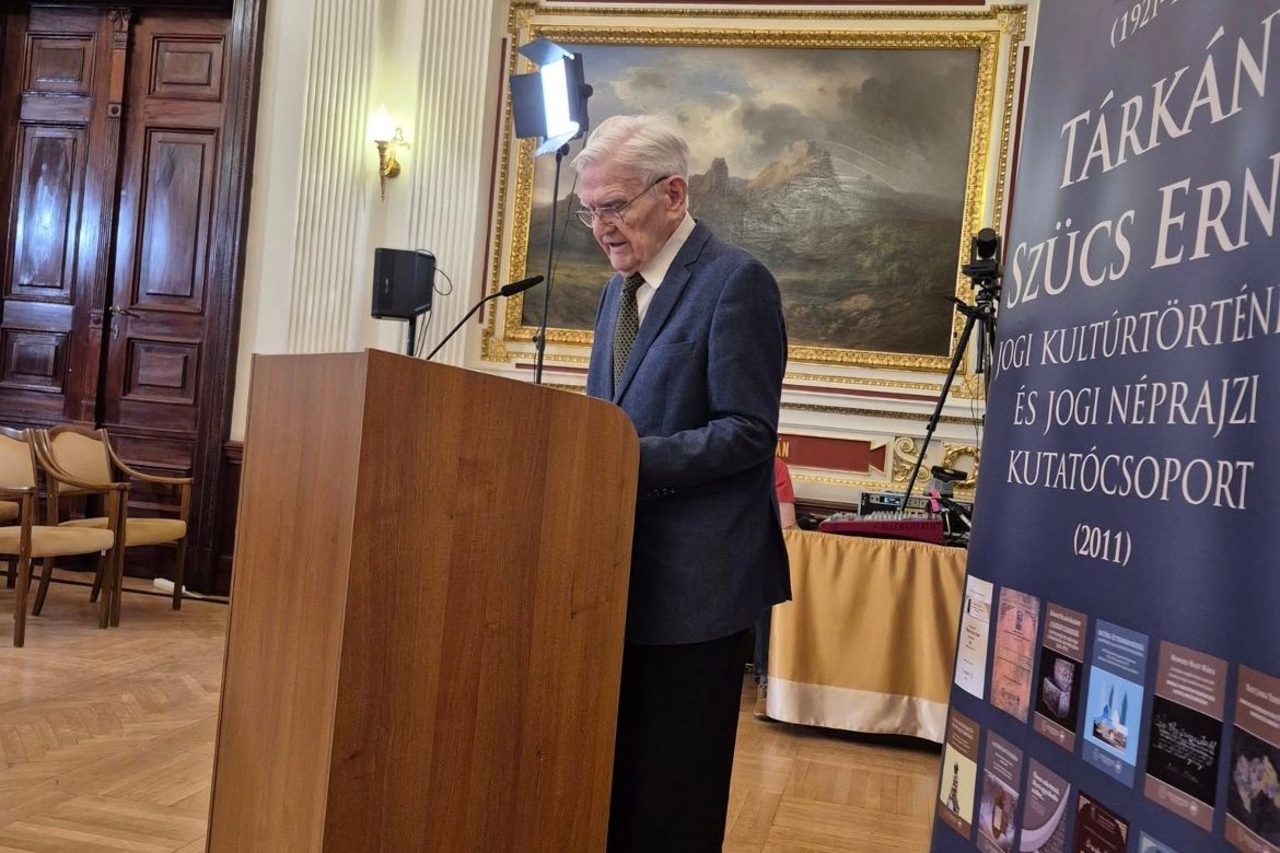  Paládi-Kovács Attila nyitóelőadása. Fotó: Szabó Géza 