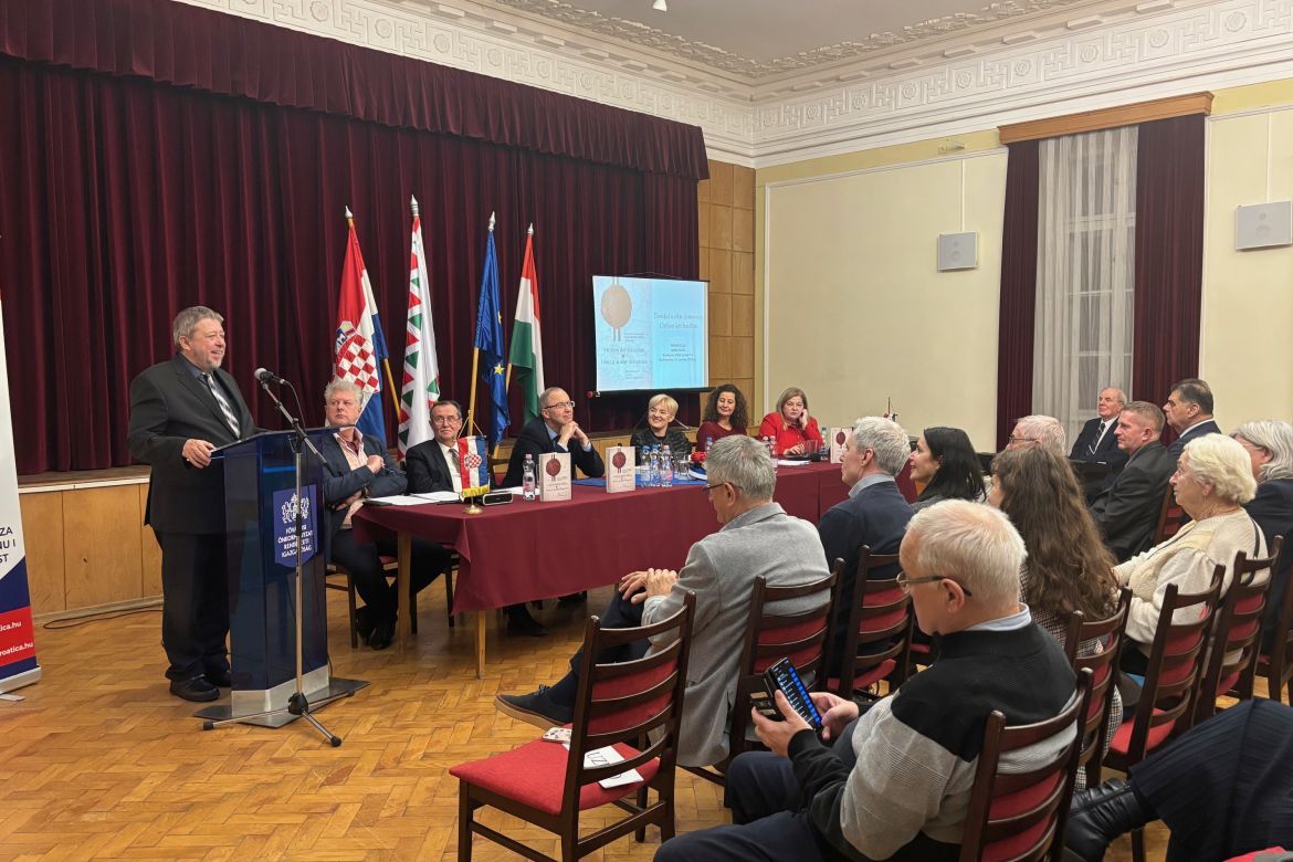 A Sokcsevits Dénes tiszteletére készült tanulmánykötet bemutatója