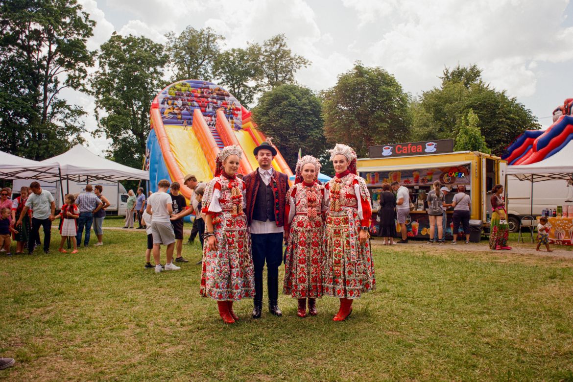 Közösségben otthon lenni: Megtartó öntudat és változó hagyomány Kalotaszegen