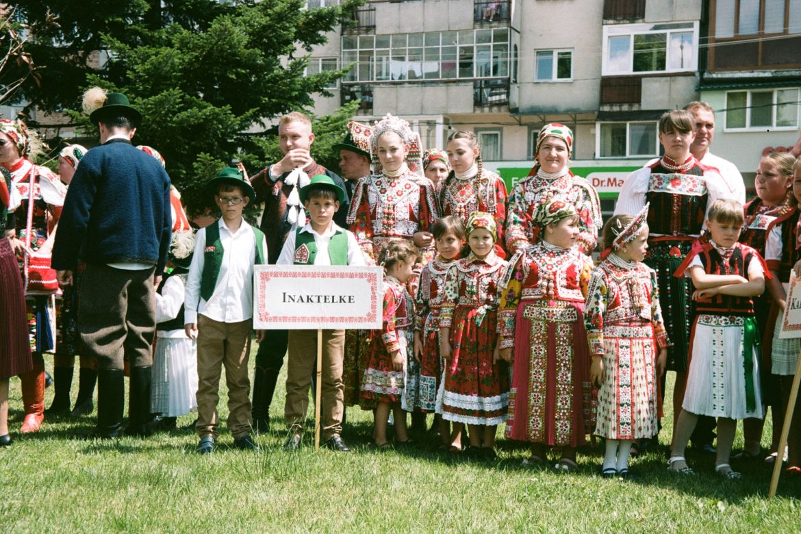 Közösségben otthon lenni: Megtartó öntudat és változó hagyomány Kalotaszegen