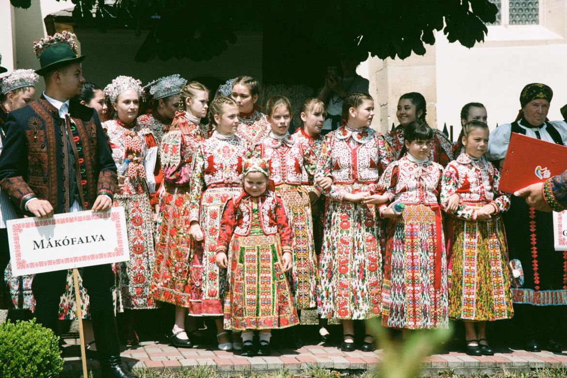 Közösségben otthon lenni: Megtartó öntudat és változó hagyomány Kalotaszegen