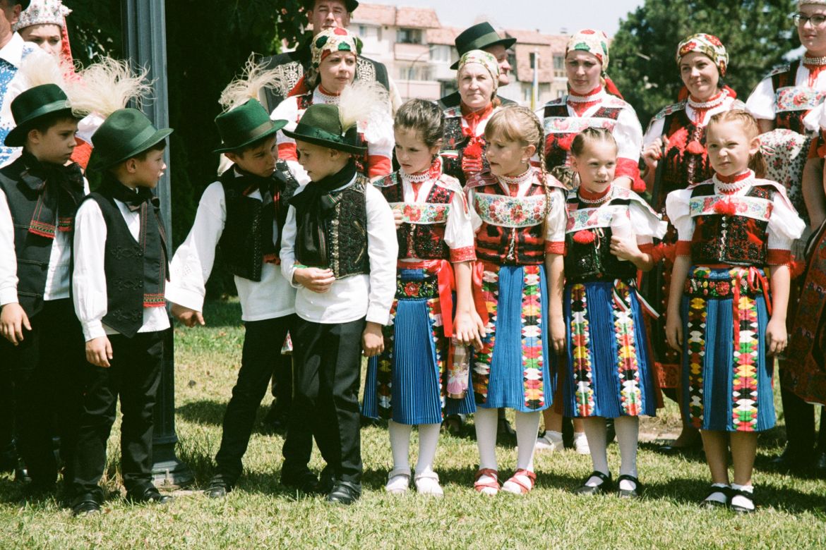 Közösségben otthon lenni: Megtartó öntudat és változó hagyomány Kalotaszegen