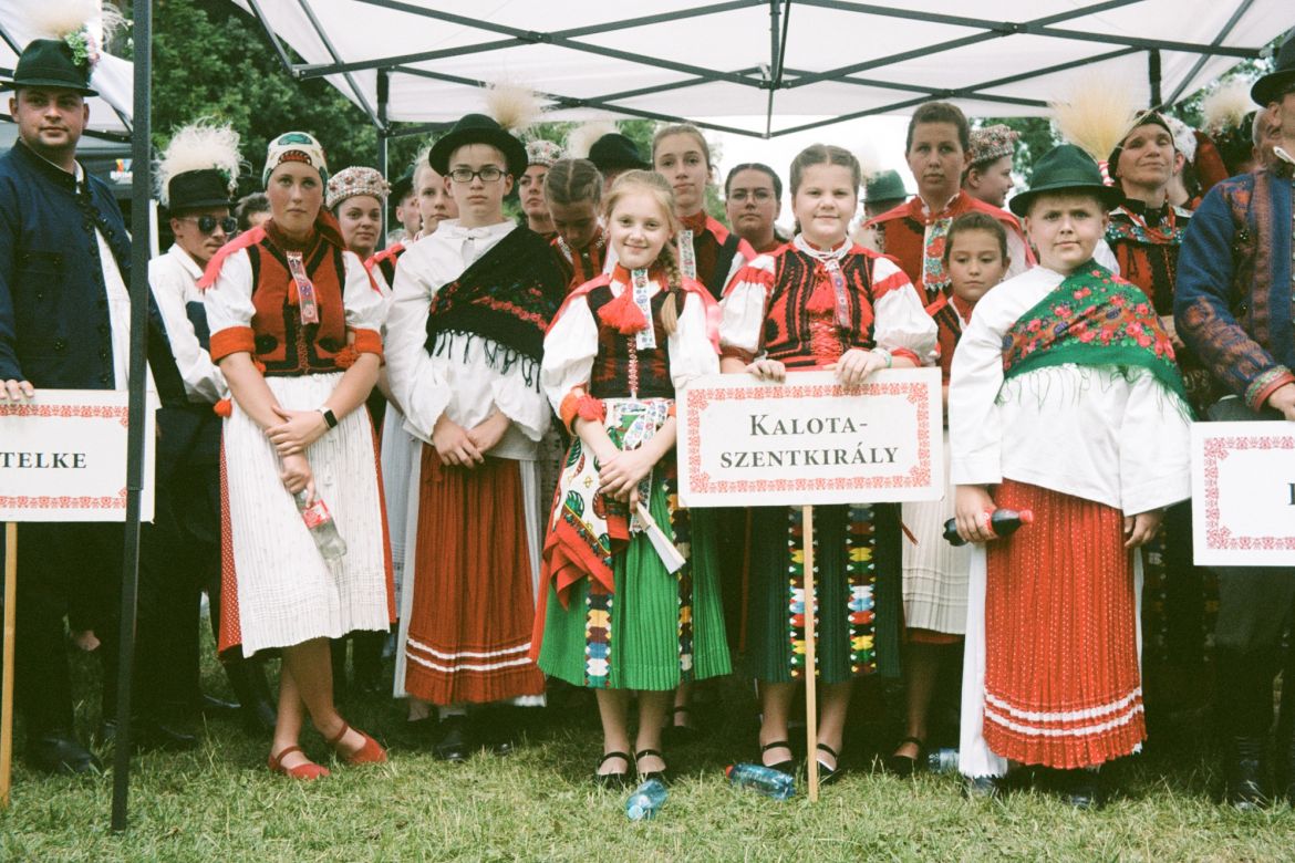 Közösségben otthon lenni: Megtartó öntudat és változó hagyomány Kalotaszegen