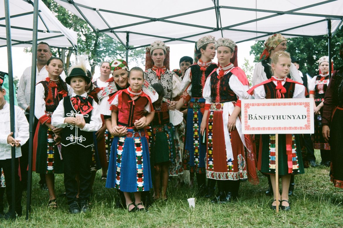 Közösségben otthon lenni: Megtartó öntudat és változó hagyomány Kalotaszegen