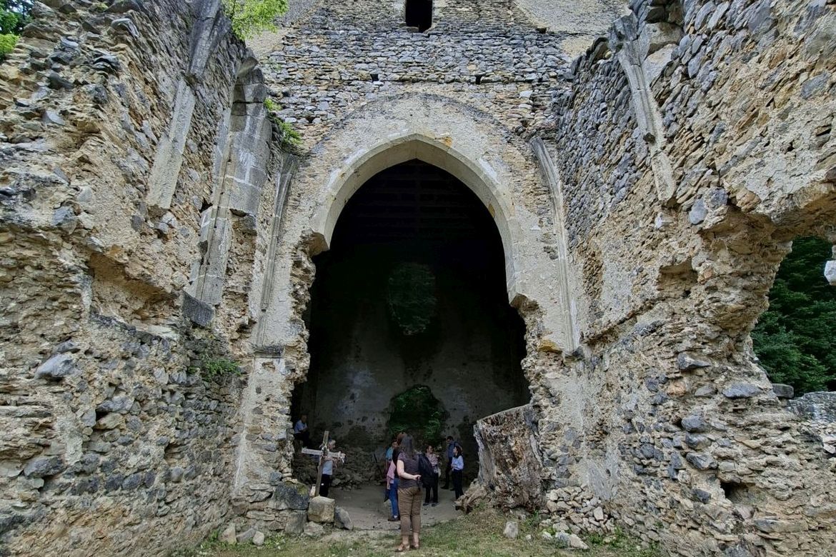 sarospatak-a-martonyi-haromhegyi-palos-kolostor-es-templom-romjai_2